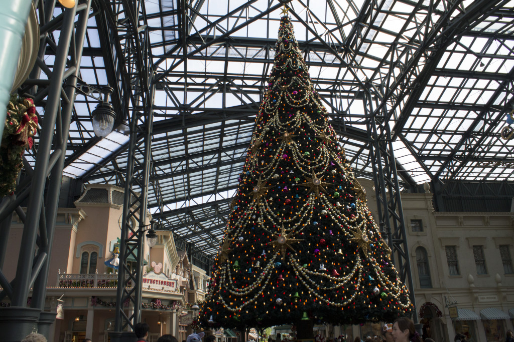 Tokyo Disneyland Christmas tree