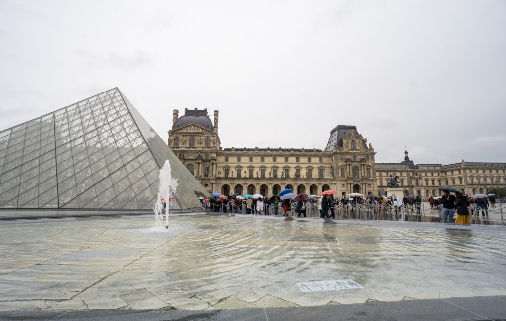 Fountain and pyramid at the Louvre